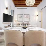 Genteel Teodosio Apartament *